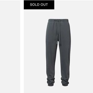 Elwood clothing core sweatpant size small sold out